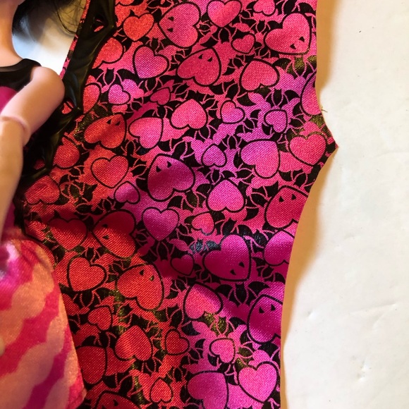 Monster High Draculaura - Ghoul To Bat Transformation Doll - Picture 5 of 14